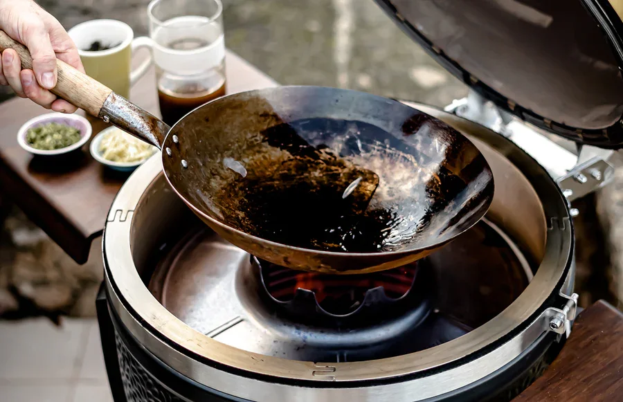 Monolith Wok aus Stahl