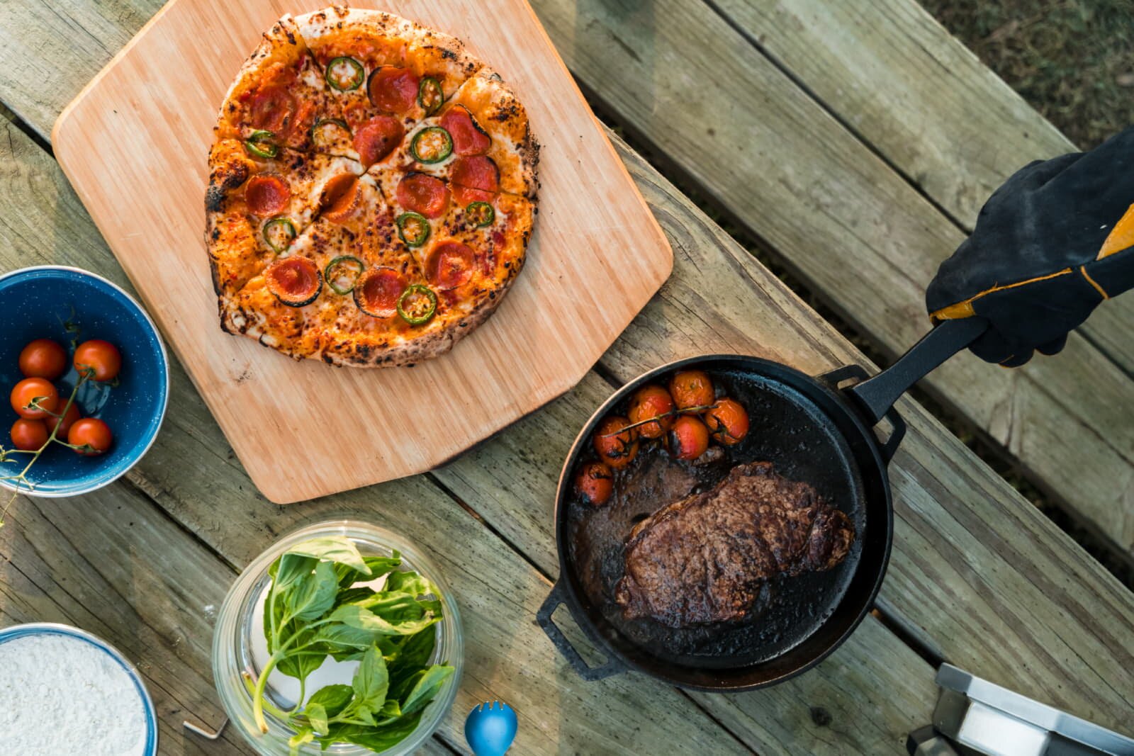 Ooni Pizzaschieber und Servierbrett aus Bambus - 35 cm