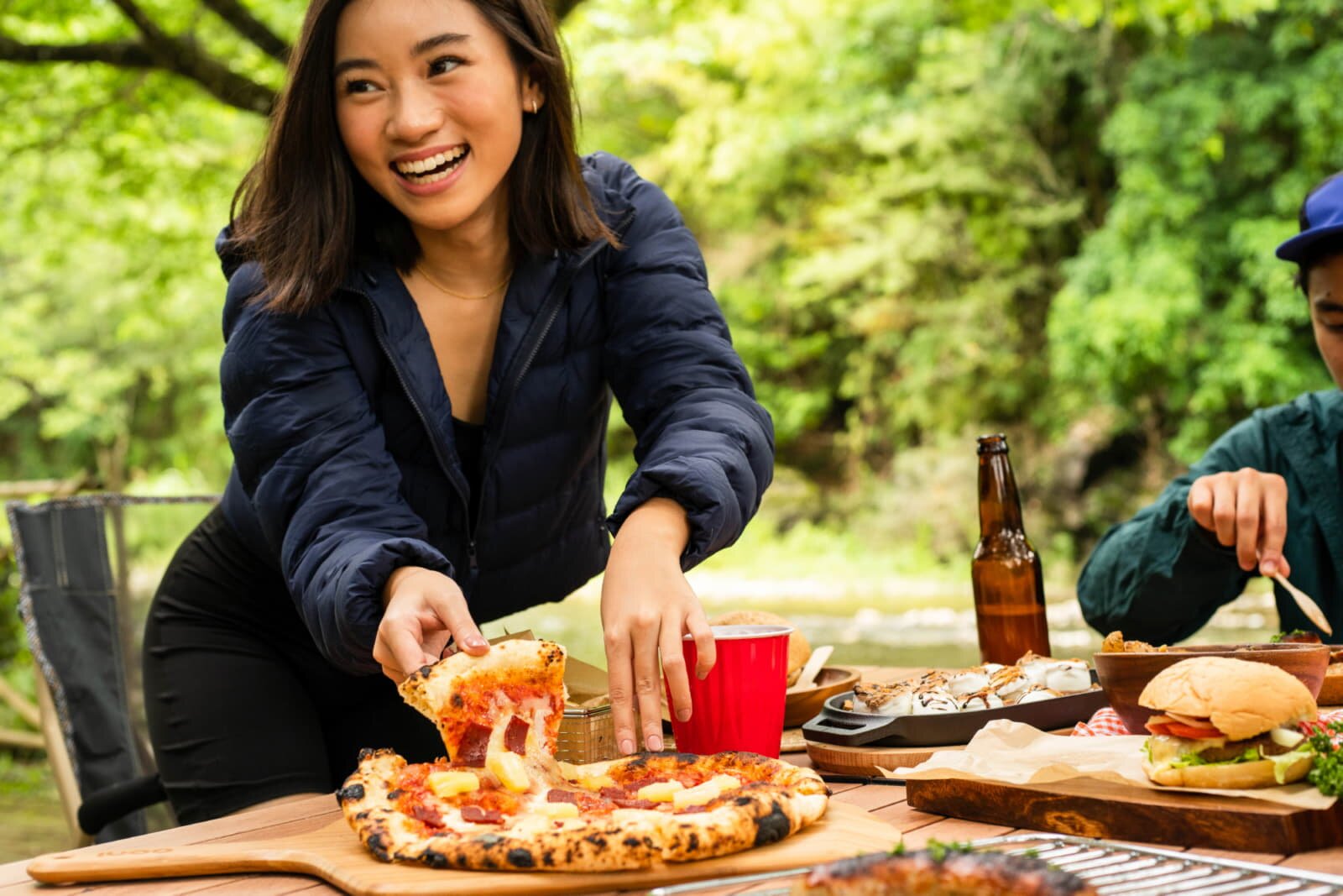 Ooni Pizzaschieber und Servierbrett aus Bambus - 35 cm