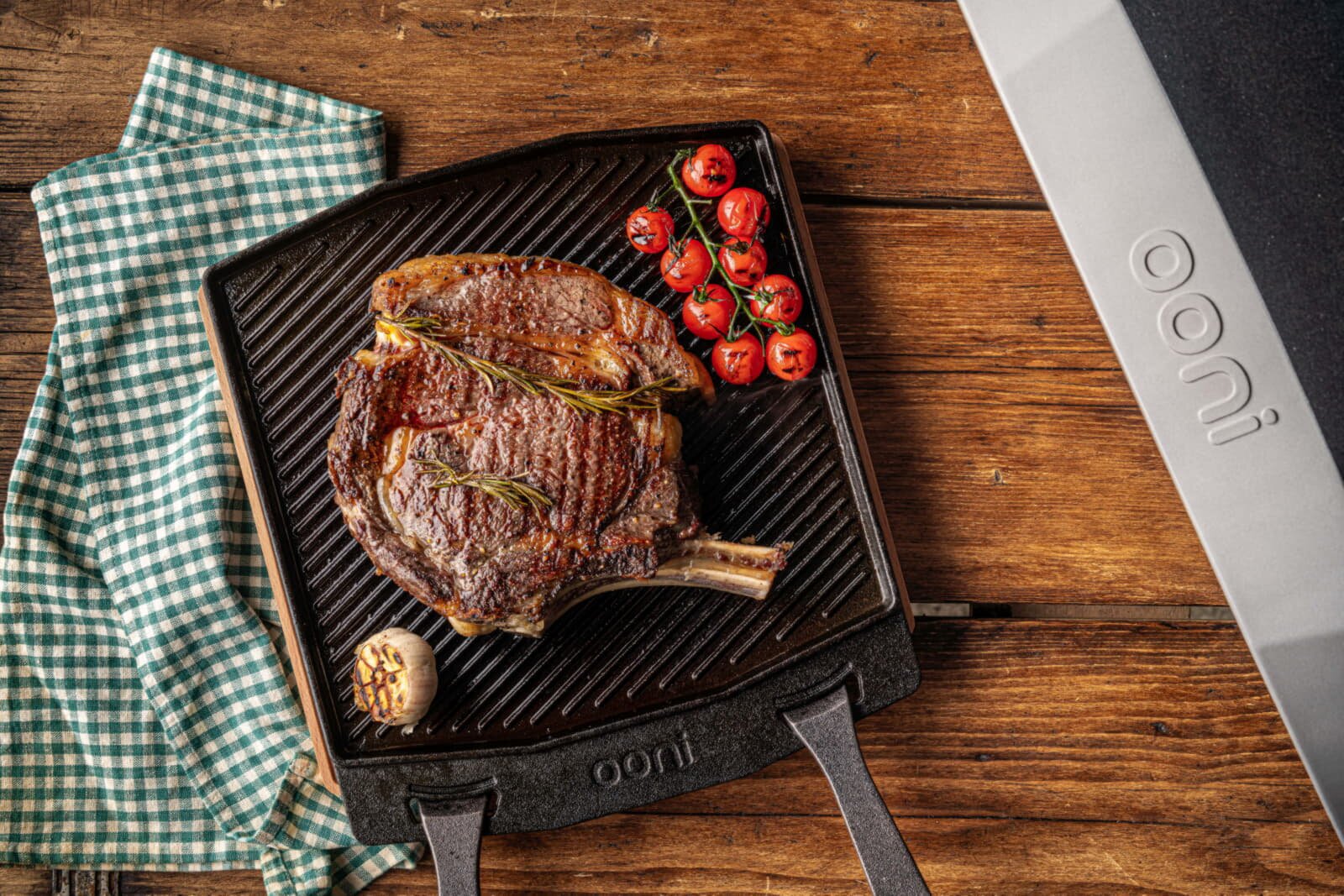 Ooni doppelseitige Grillpfanne aus Gusseisen