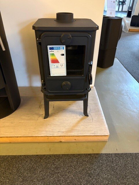 Kaminofen Gussofen Morsoe 1412 mit Eichhörnchen - 5 kW - AUSSTELLUNGSSTÜCK