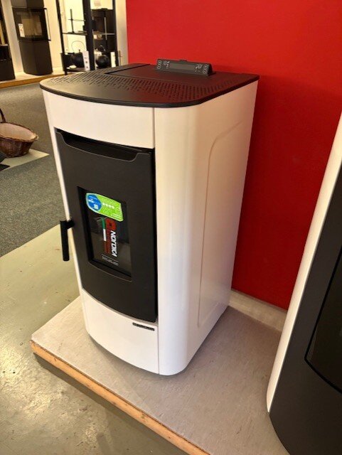 Pelletofen La Nordica Extraflame Prestige Line - Sabry  - 7 kW - Elfenbein - AUSSTELLUNGSSTÜCK