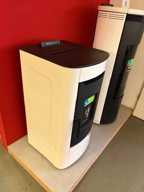 Pelletofen La Nordica Extraflame Prestige Line - Sabry  - 7 kW - Elfenbein - AUSSTELLUNGSSTÜCK