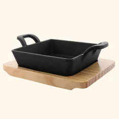 Mesa Dos eckige Gusspfanne mit Holzuntersetzer, 12,7 x 12,7 x 3,5 cm