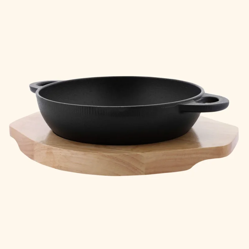 Mesa Dos runde Gusspfanne mit Holzuntersetzer, Ø 15,3 x 4,2 cm