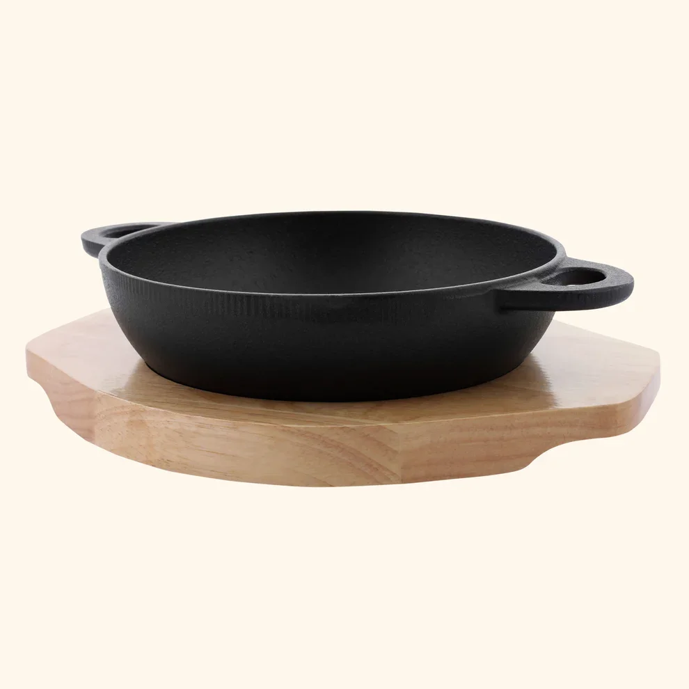 Mesa Dos runde Gusspfanne mit Holzuntersetzer, Ø 15,3 x 4,2 cm