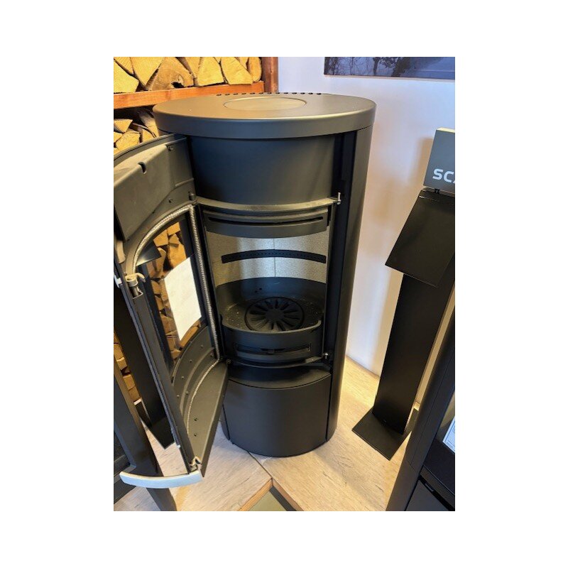 Kaminofen SCAN 68-14 mit langen Stahlseiten, Griffe und Leisten Aluminium - 5,5 kW - Schwarz - AUSSTELLUNGSSTÜCK