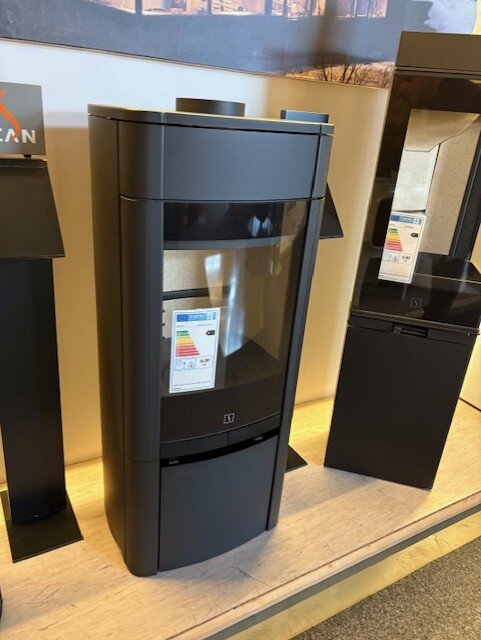 Kaminofen SCAN 65-1 Stahlmodell ohne Seitenfenster - 6 kW - Schwarz - AUSSTELLUNGSSTÜCK