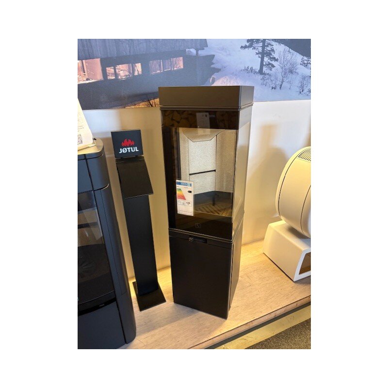 Kaminofen SCAN 80-2 - Sockel mit Tür - 6 kW - Schwarz - AUSSTELLUNGSSTÜCK