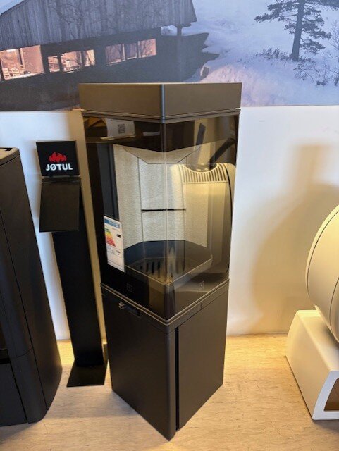 Kaminofen SCAN 80-2 - Sockel mit Tür - 6 kW - Schwarz - AUSSTELLUNGSSTÜCK