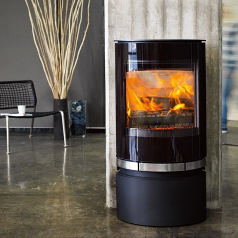 Kaminofen Jydepejsen Elegance Classic - 7 kW - Schwarz, Griffe Edelstahl - AUSSTELLUNGSSTÜCK