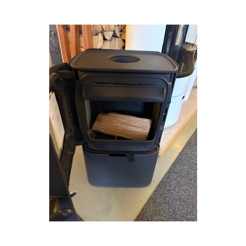 Kaminofen Gussofen Jotul F 105 B (mit Sockel) - 4,5 kW - Schwarz - AUSSTELLUNGSSTÜCK