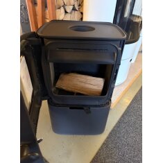 Kaminofen Gussofen Jotul F 105 B (mit Sockel) - 4,5 kW - Schwarz - AUSSTELLUNGSSTÜCK