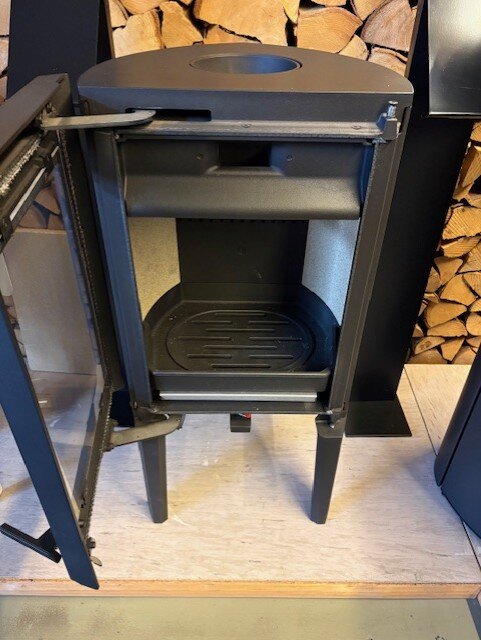 Kaminofen Gussofen Jotul F 162 - 5 kW - schwarz lackiert (BP) - AUSSTELLUNGSSTÜCK