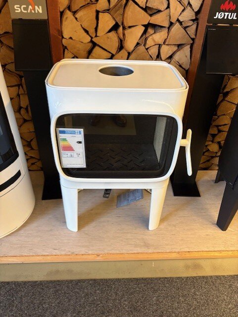 Kaminofen Gussofen Jotul F 305 LL (mit langen Beinen) - 7 KW - weiße Emaille (WHE) - AUSSTELLUNGSSTÜCK