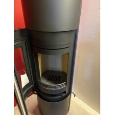 Kaminofen Jydepejsen Omega High - 7 kW - mit Soft- Close - Schwarz - AUSSTELLUNGSSTÜCK