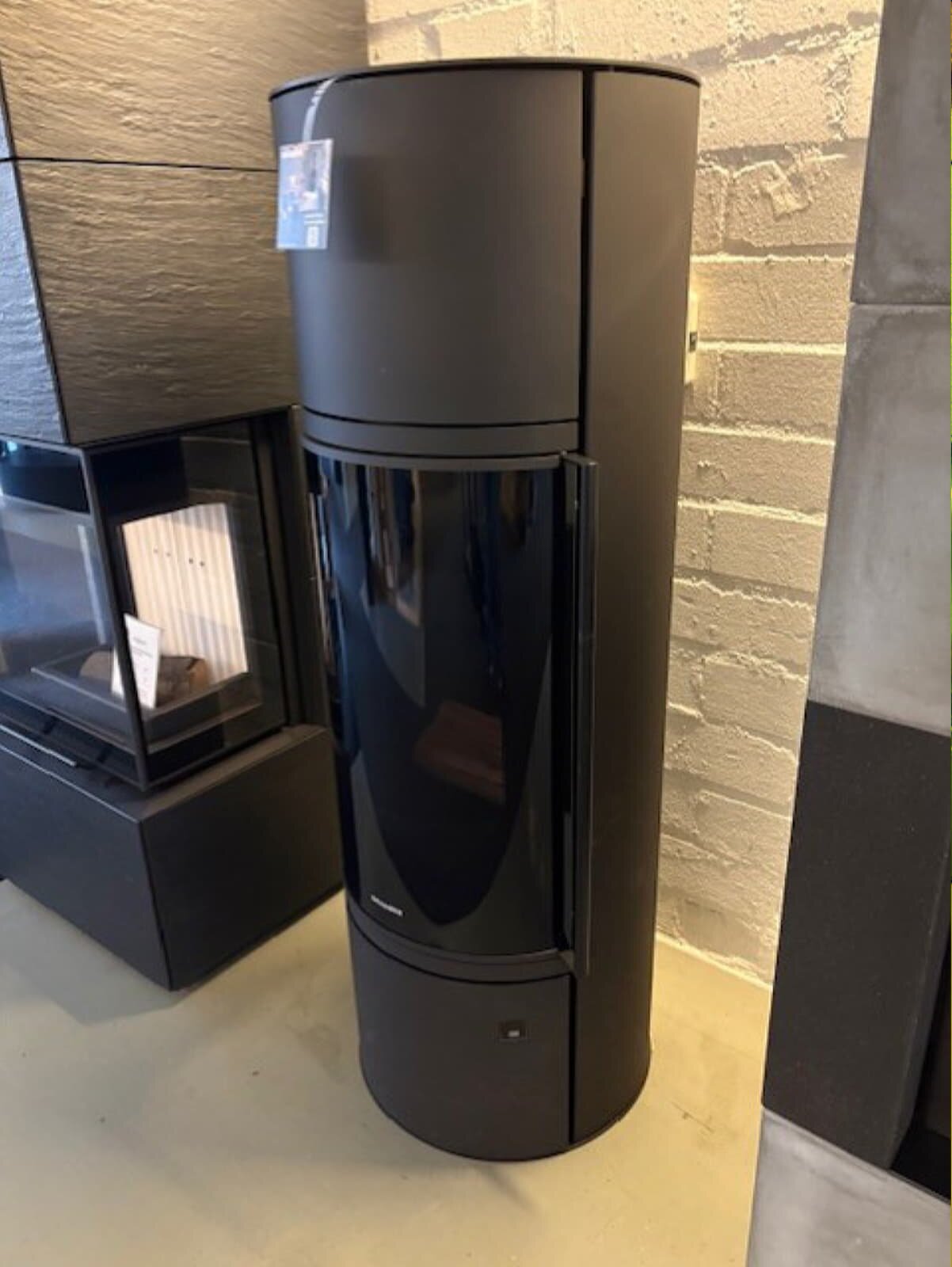 Kaminofen Oranier Arena W+ 2.0 pureBLACK - 7 kW - AUSSTELLUNGSSTÜCK