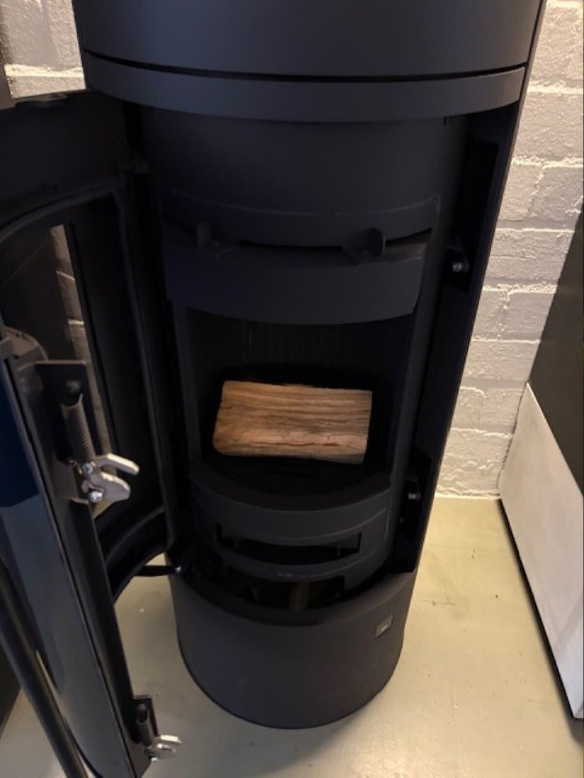 Kaminofen Oranier Arena W+ 2.0 pureBLACK - 7 kW - AUSSTELLUNGSSTÜCK