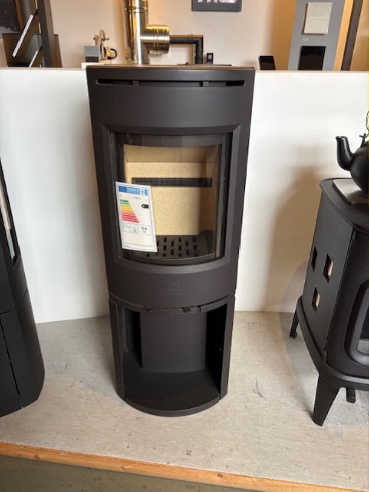 Kaminofen Gussofen Jotul F 134 - 4,7 kW - schwarz lackiert (BP) - AUSSTELLUNGSSTÜCK