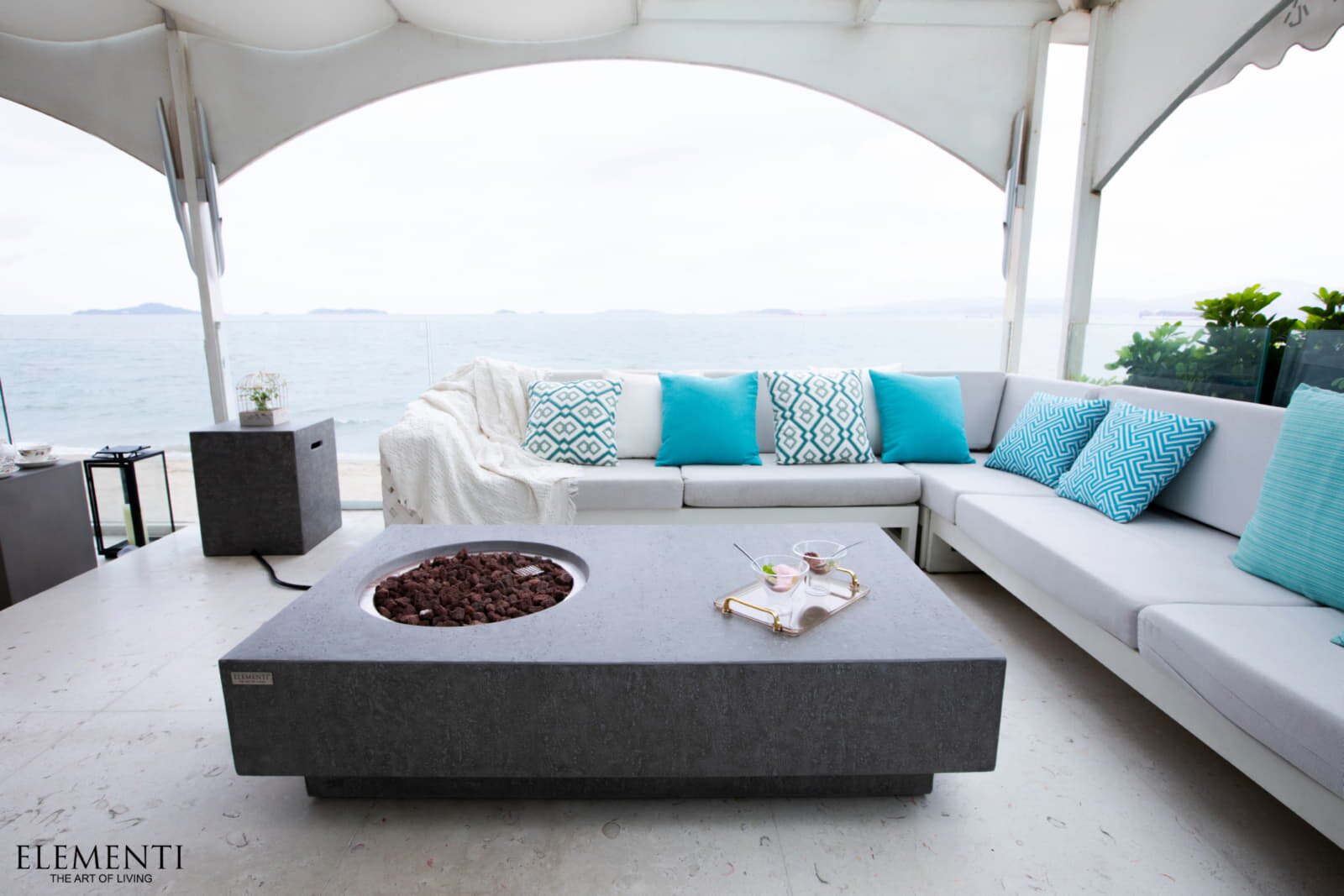 Loungetisch mit Gas Feuerstelle Elementi Metropolis, hellgrau