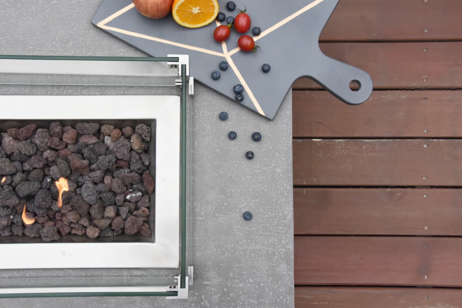 Loungetisch mit Gas Feuerstelle Elementi Hampton, hellgrau