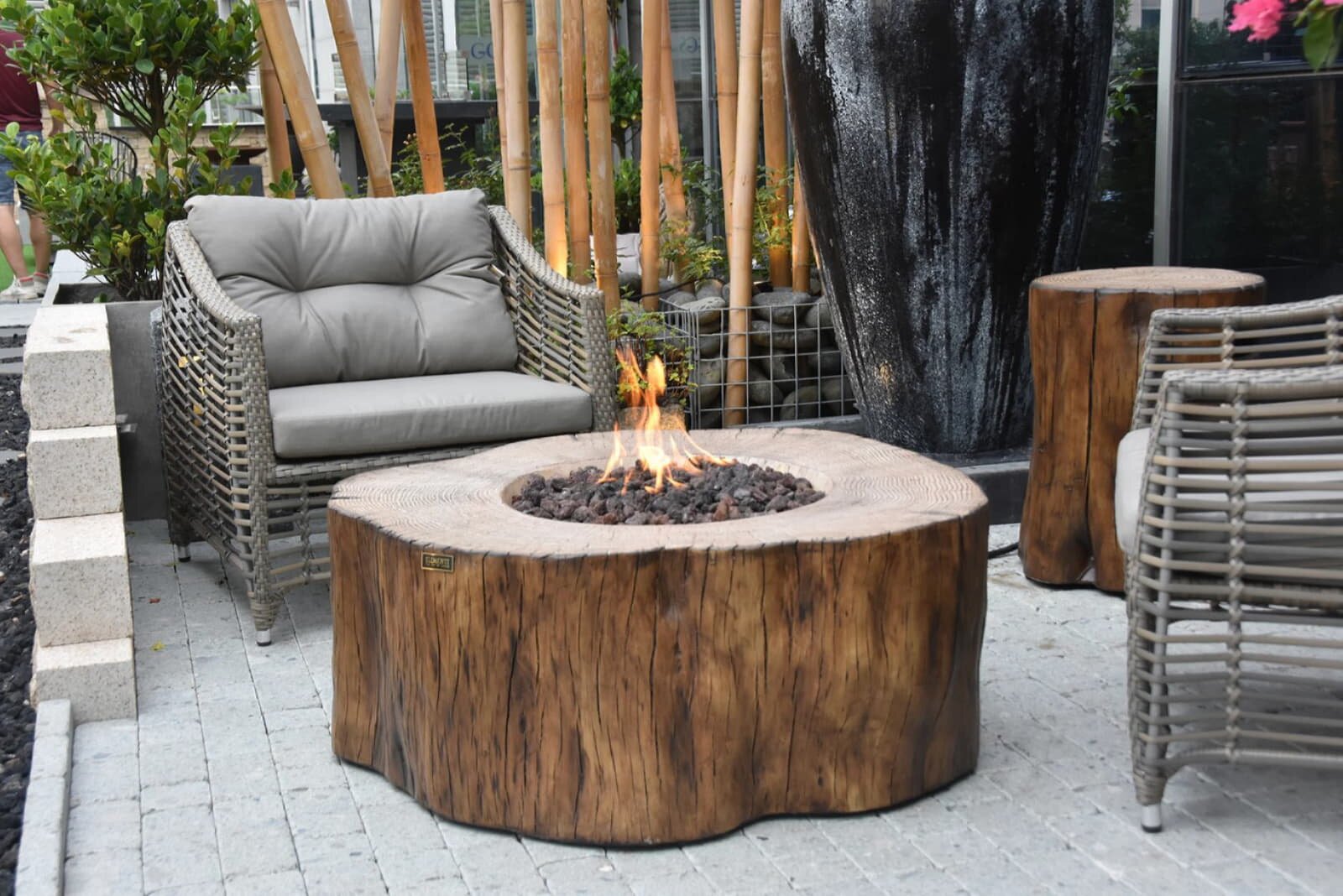 Loungetisch mit Gas Feuerstelle Elementi Manchester in Rotholz- Optik