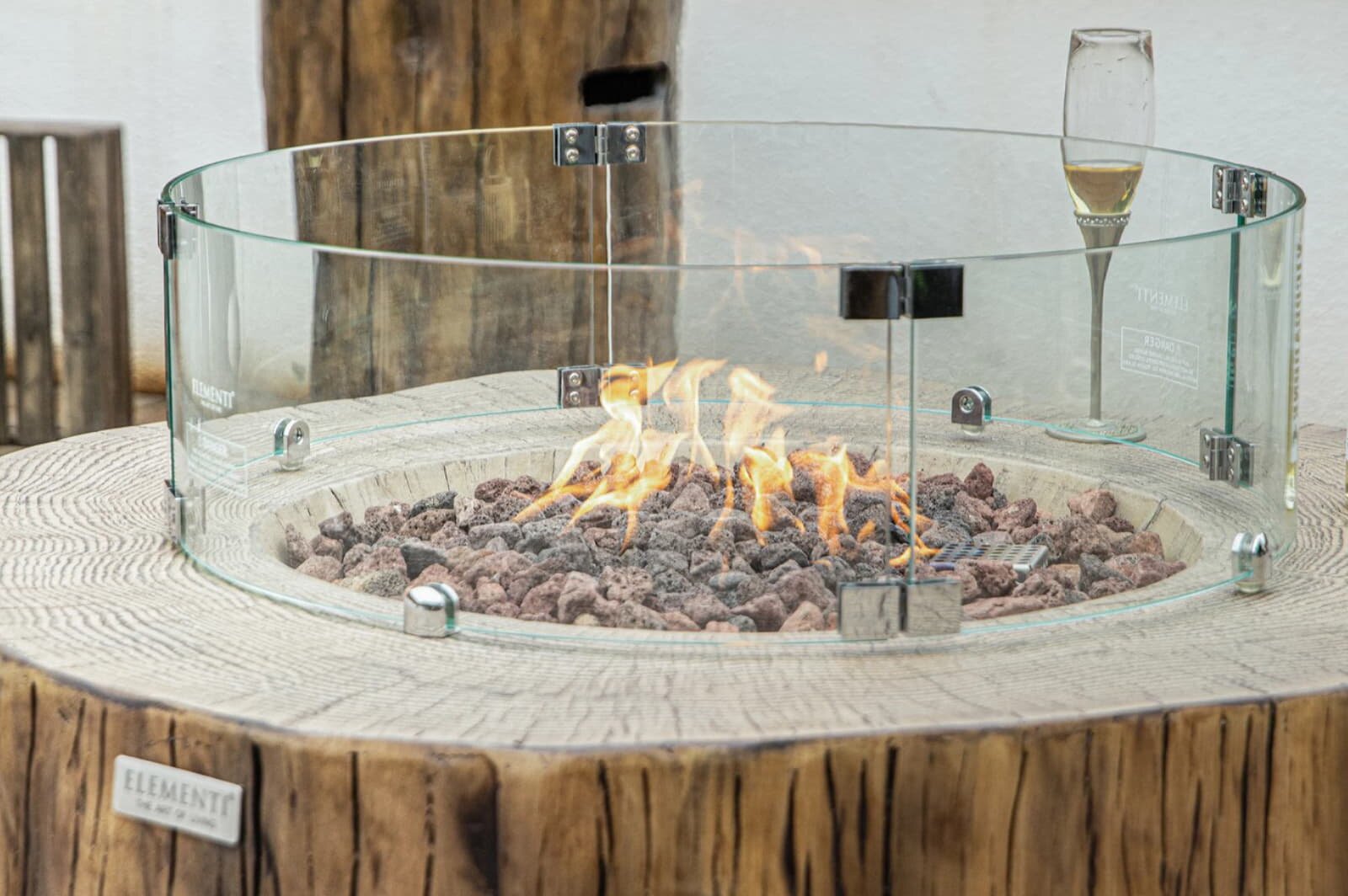 Loungetisch mit Gas Feuerstelle Elementi Manchester in Rotholz- Optik