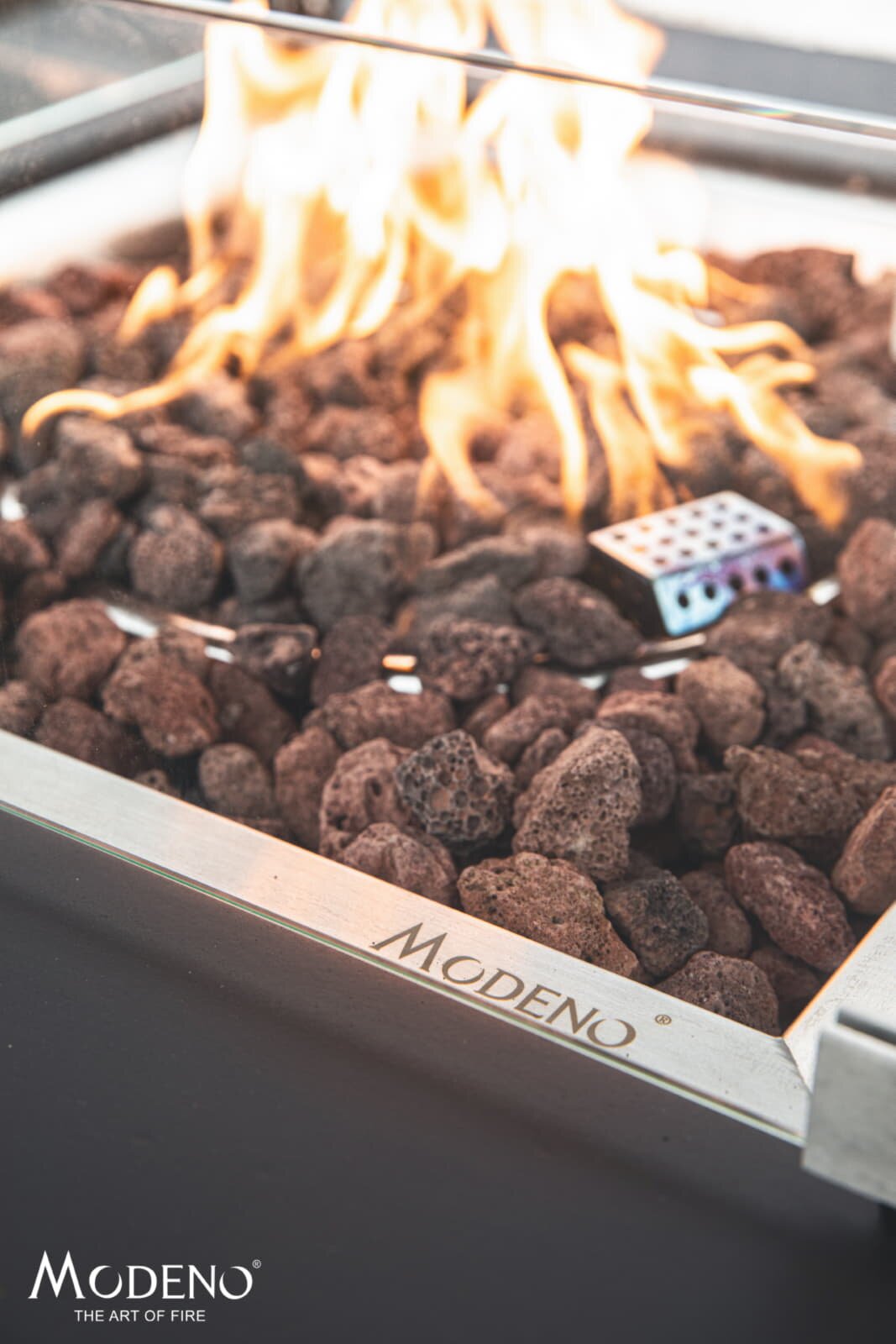 Gas- Feuerstelle Modeno Aurora aus Faserbeton, Schwarz