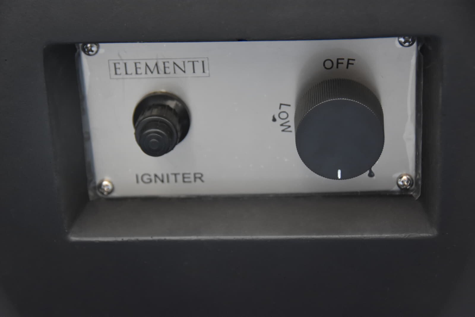 Gas- Feuerstelle Modeno Aurora aus Faserbeton, Schwarz