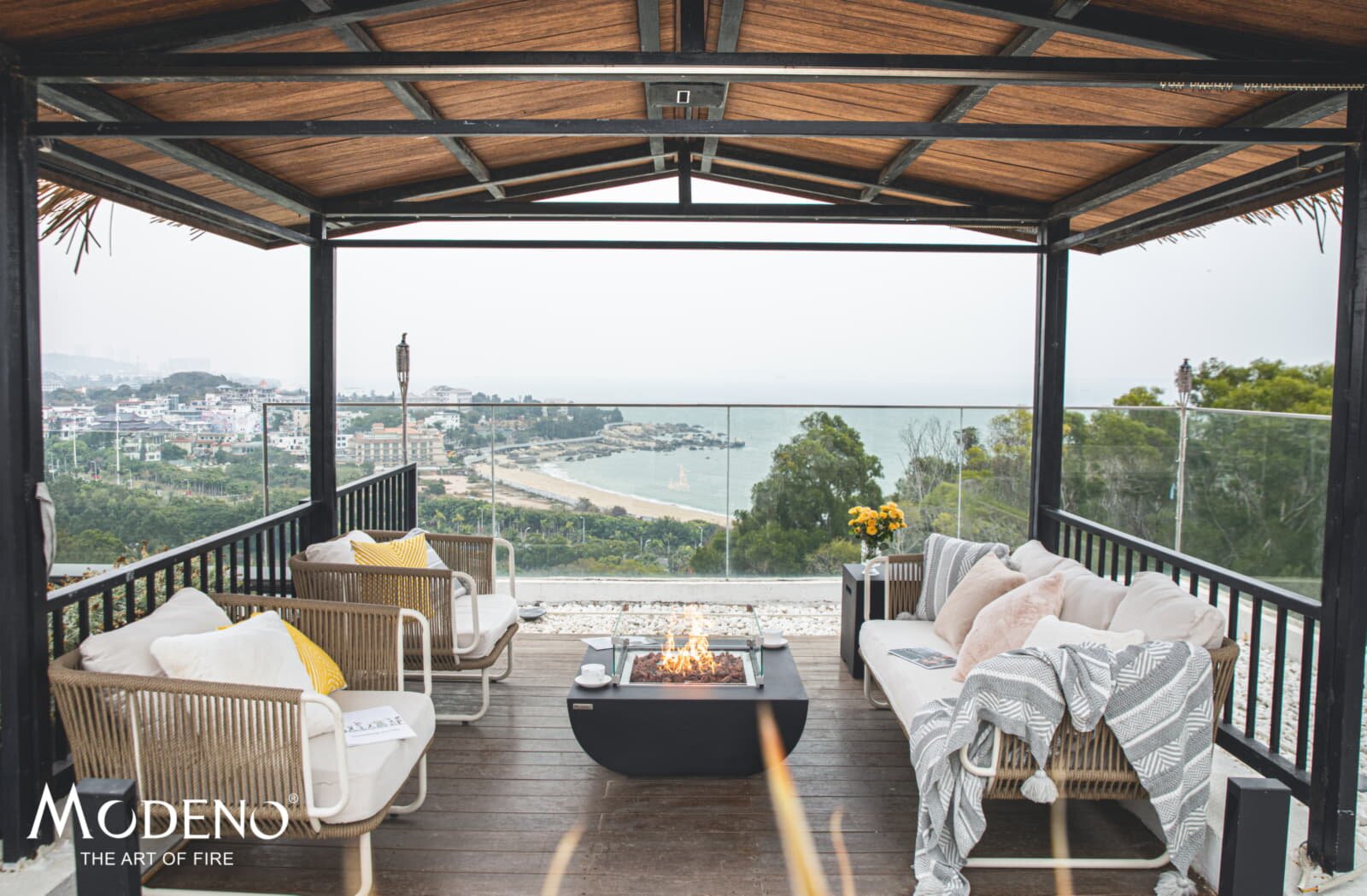 Gas- Feuerstelle Modeno Aurora aus Faserbeton, Schwarz