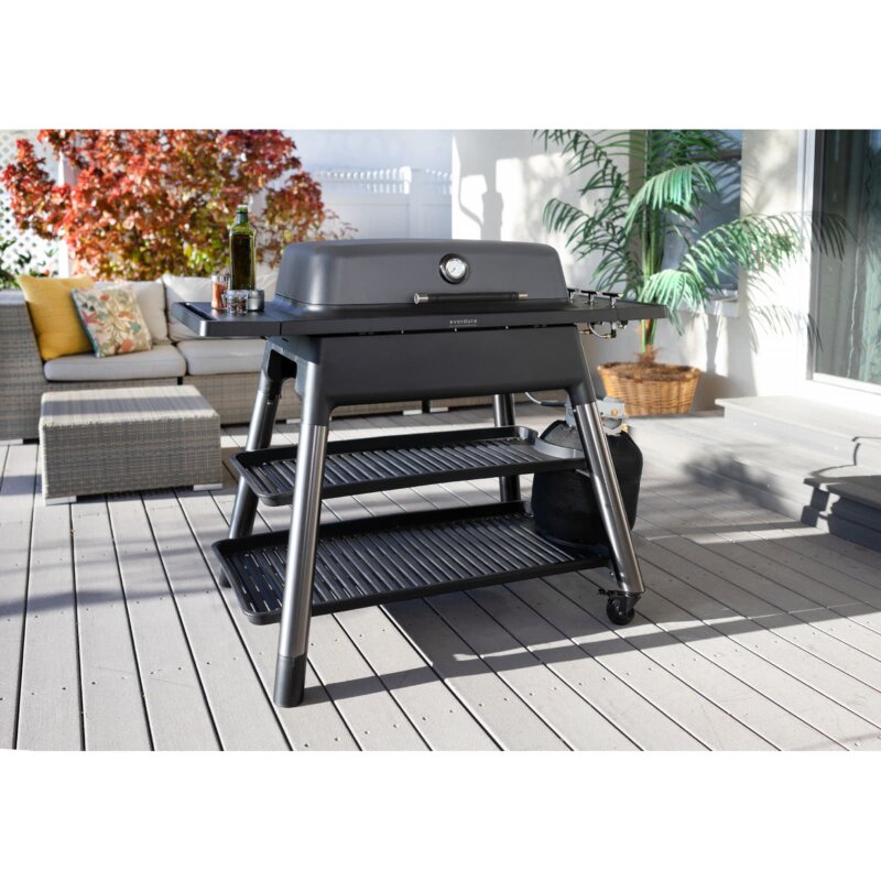 Gasgrill Everdure Furnace mit 3 Brennern