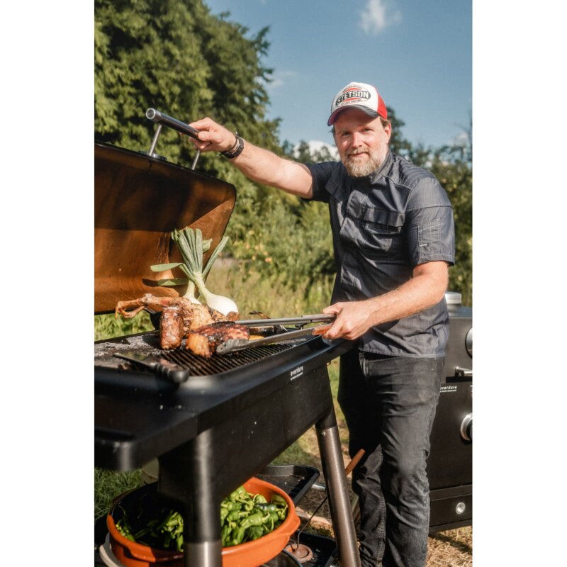 Gasgrill Everdure Furnace mit 3 Brennern
