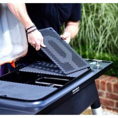 Gasgrill Everdure Furnace mit 3 Brennern