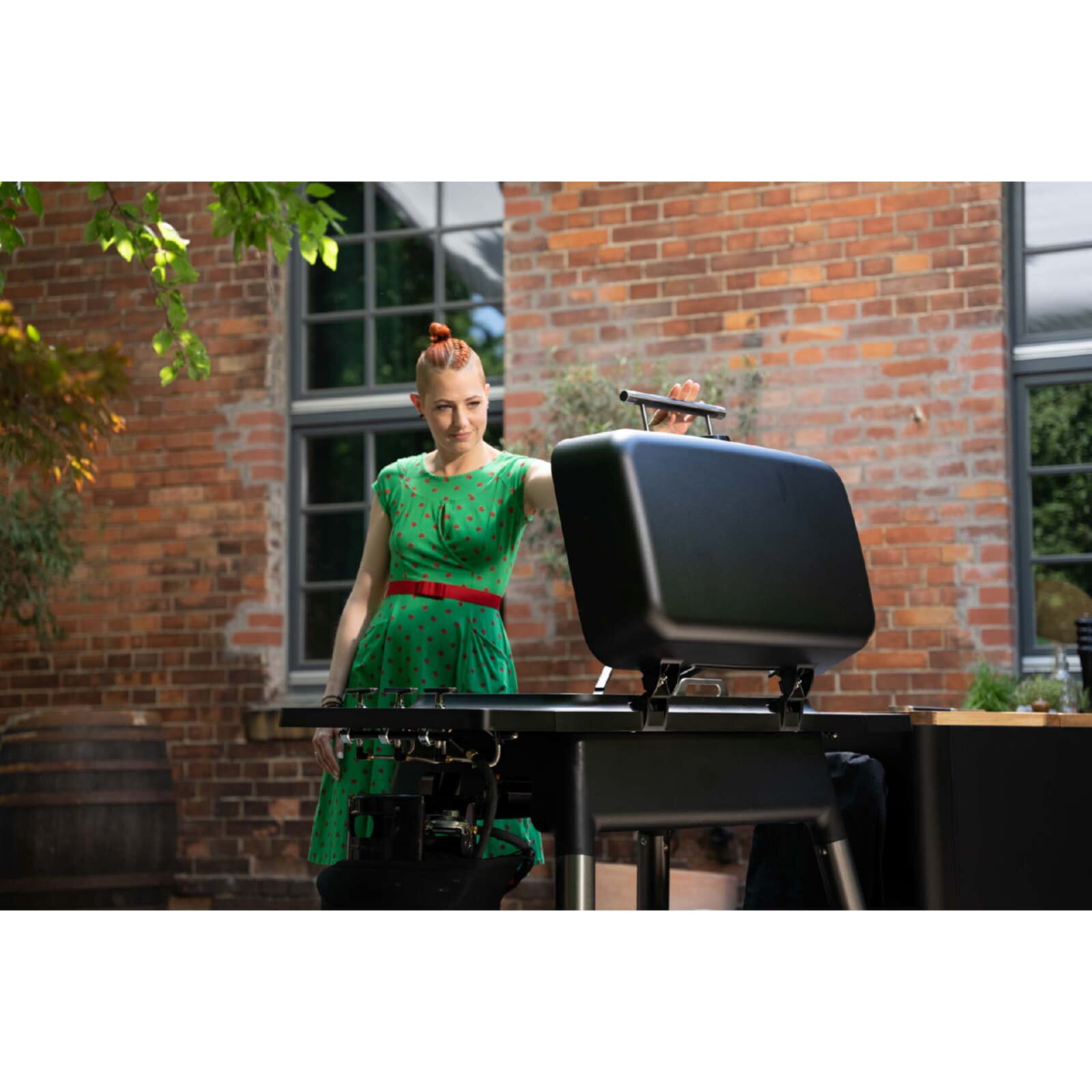 Gasgrill Everdure Furnace mit 3 Brennern