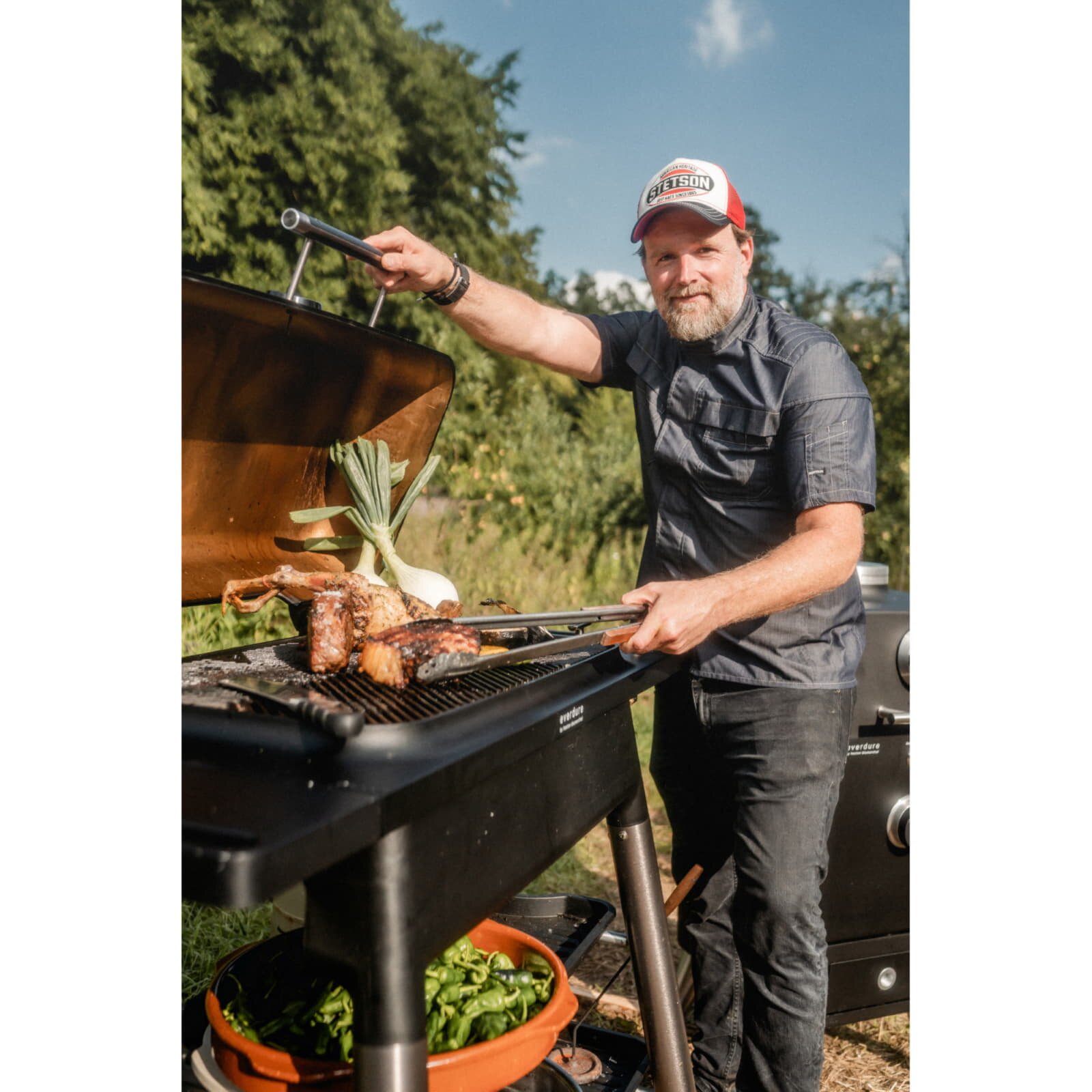 Gasgrill Everdure Furnace mit 3 Brennern