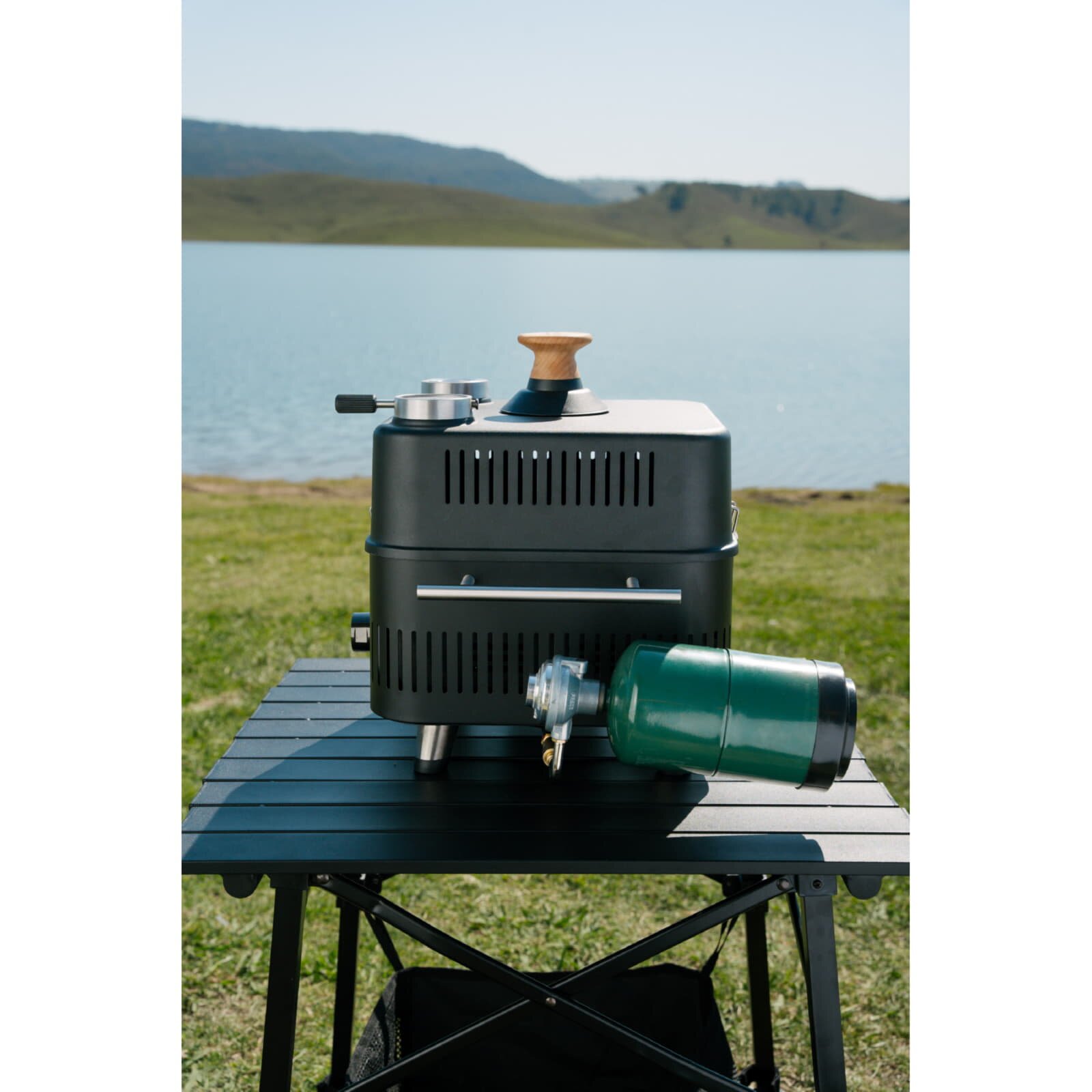 tragbarer Gasgrill Everdure ehd Cube ProFlame 360 mit Garhaube + Gusplatte, all Black