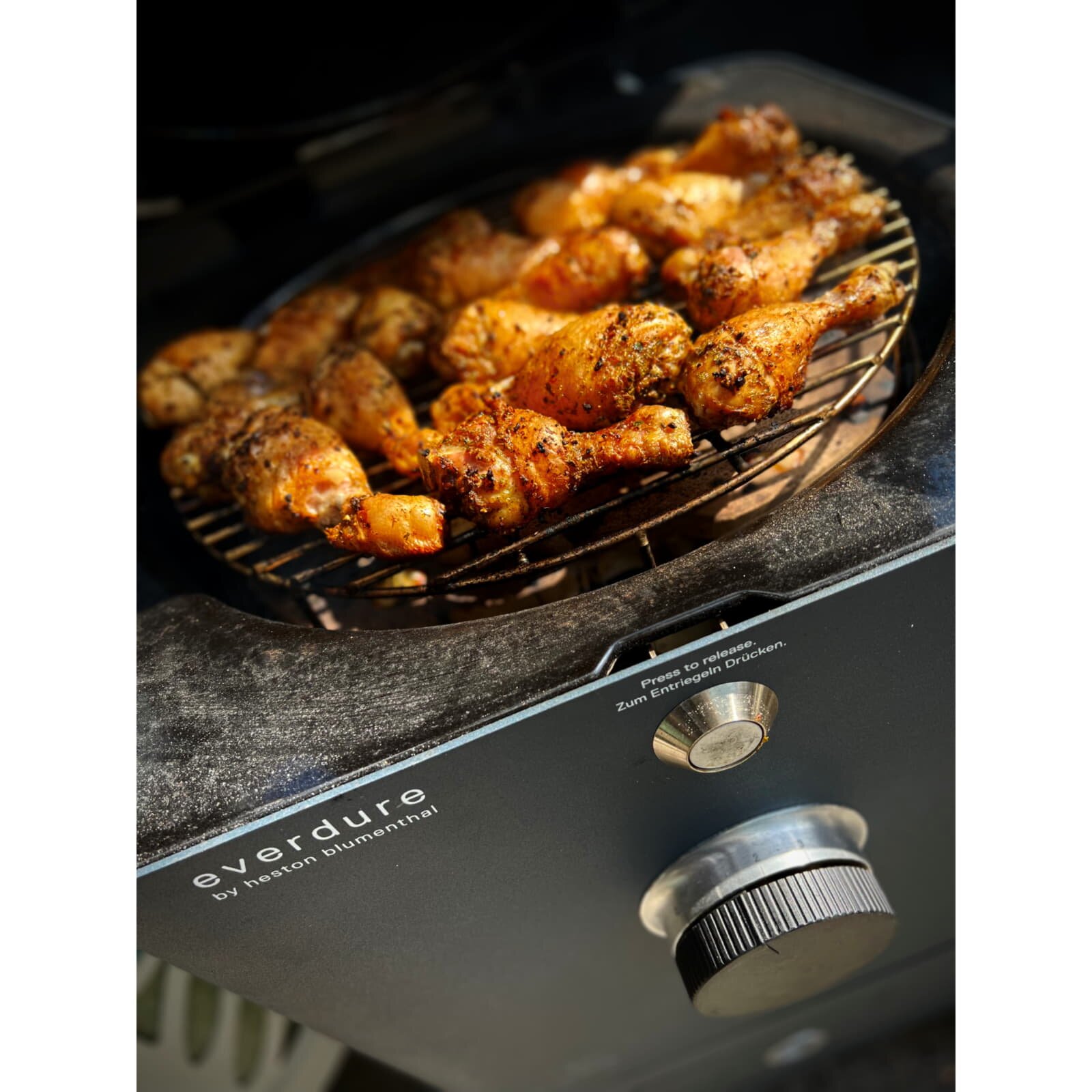 Kamadogrill Everdure ehd 4K Kamado mit elektrischem Anzünder