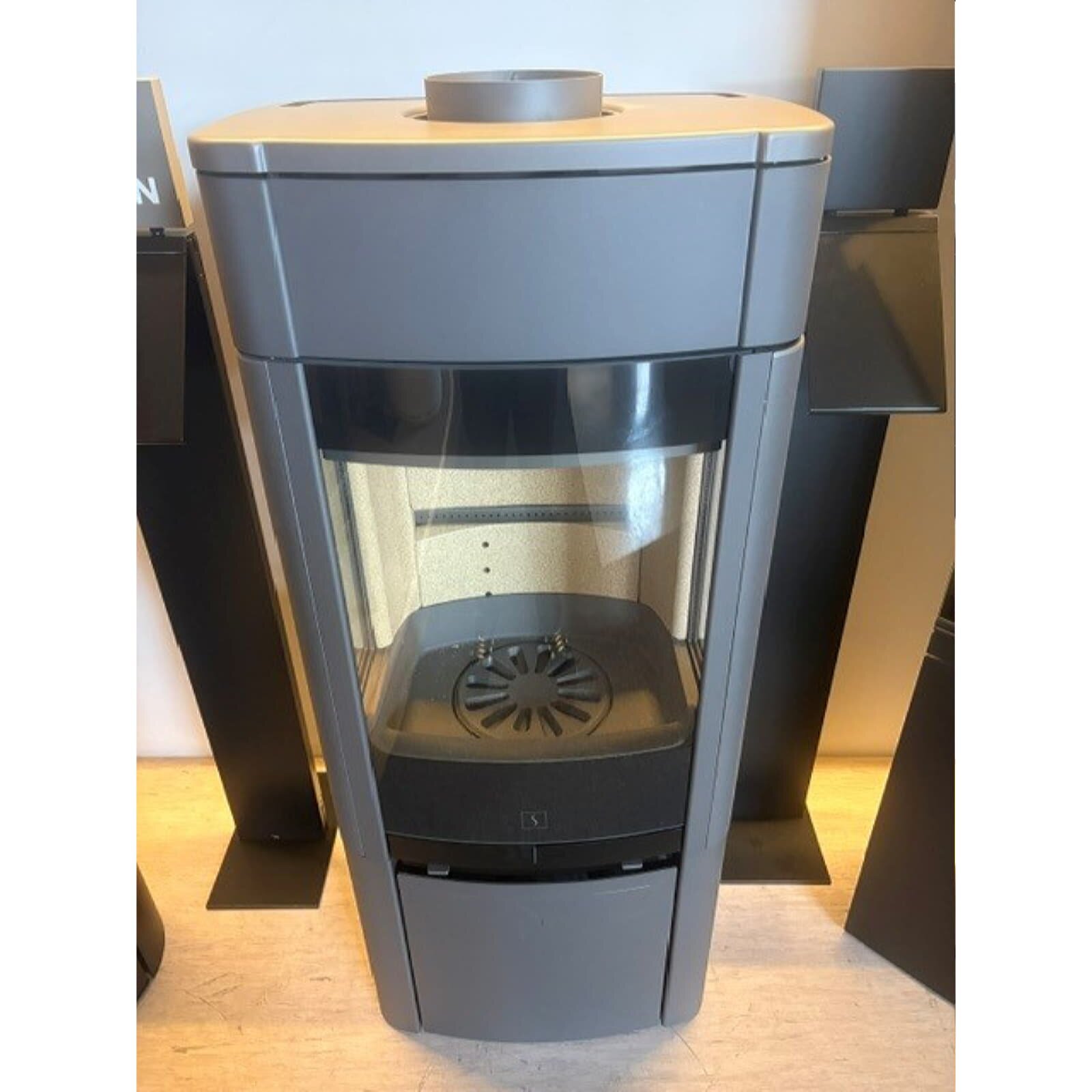 Kaminofen SCAN 65-2 Stahlmodell mit Seitenfenster - 6 kW - Grau -  AUSSTELLUNGSSTÜCK