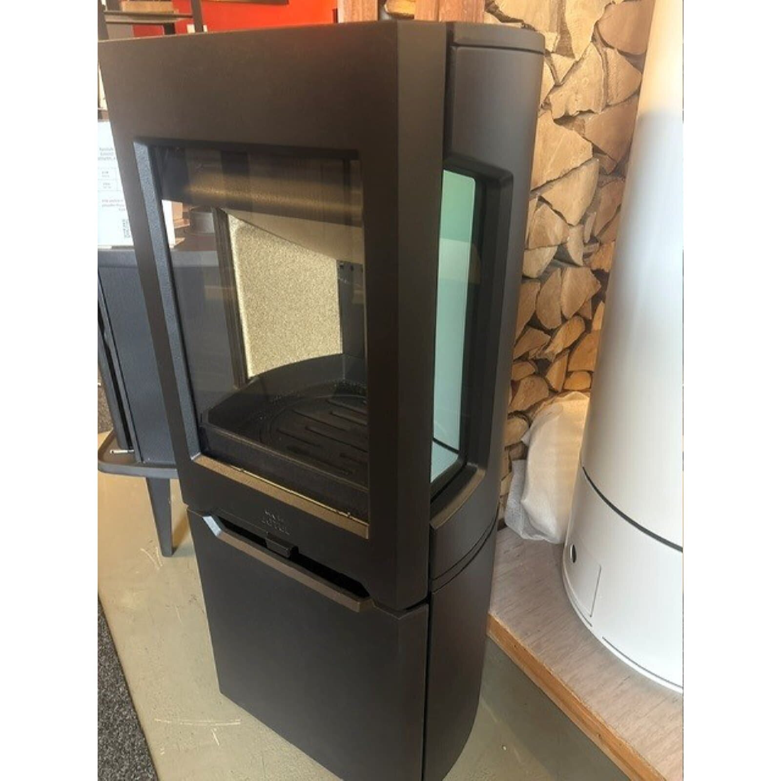 Kaminofen Guss Jotul F 165 Sockel mit Seitenfenstern & Stahlseiten - 5,5 kW - AUSSTELLUNGSSTÜCK