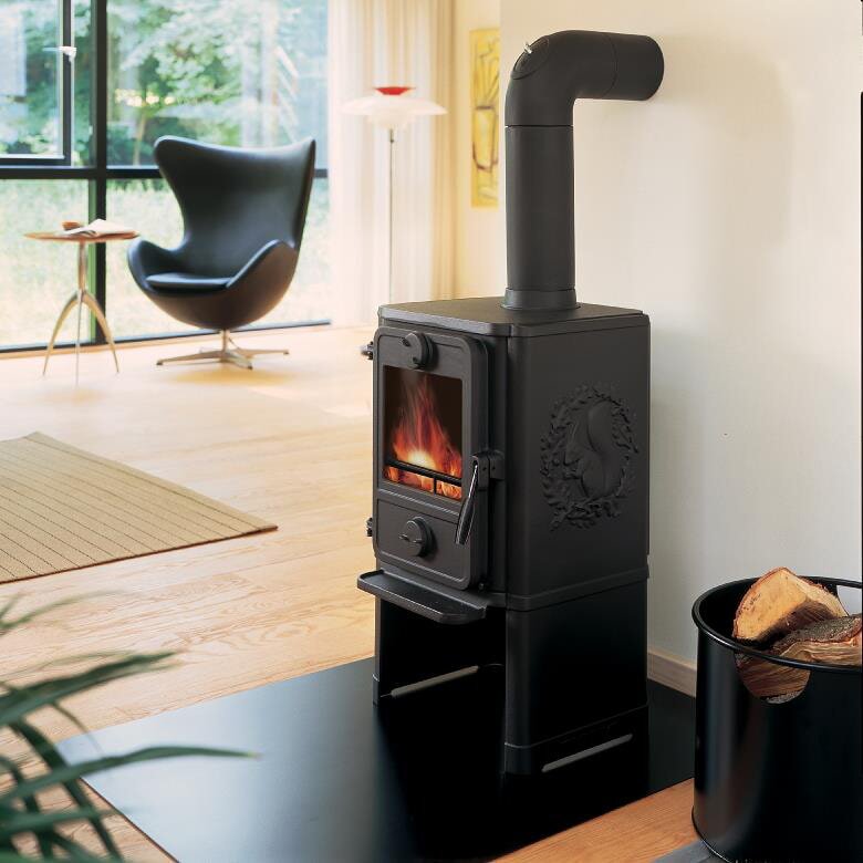 Kaminofen Gussofen Morsoe 1442 - glatt mit Eichhörnchen - 5 kW