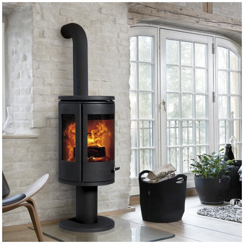 Kaminofen Gussofen Morsoe 7948 auf Säulenpodest - 7,3 kW