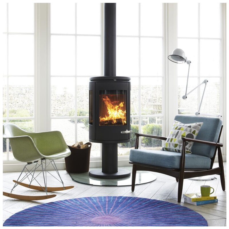 Kaminofen Gussofen Morsoe 7948 auf Säulenpodest - 7,3 kW