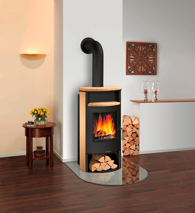 Kaminofen wassergeführt Justus Island Aqua 2.0 - 10 kW - Stahl Schwarz - Verkleidung Sandstein